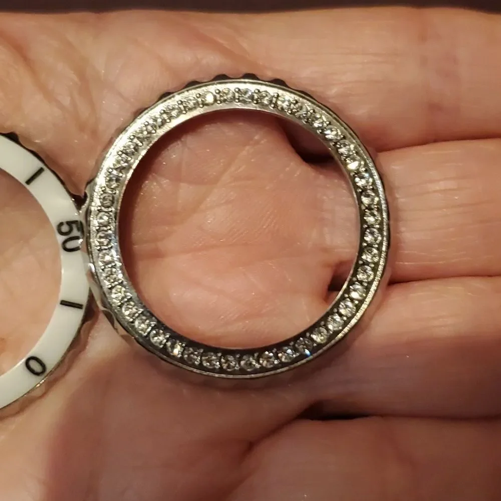 Ceramic Watch, Changeable bezels, Excellent Condition! - Picture 7 of 10